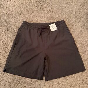Abercrombie hybrid short- size 15/16 NWT